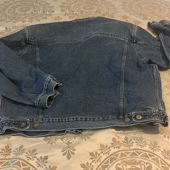 Bugle Boy jean jacket, men’s size small, classic denim color - Picture 8 of 10